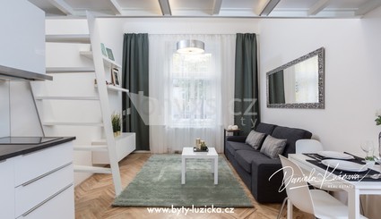 Prodáme komplex 3 plně vybavených bytů na Vinohradech. Byty se nachází v klidné Lužické ulici. - Fotka 1