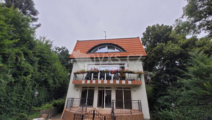 Prodej bytu 3+kk s terasou, zahradou a garáží , OV, 185 m2, Praha 3 Žižkov - Fotka 1