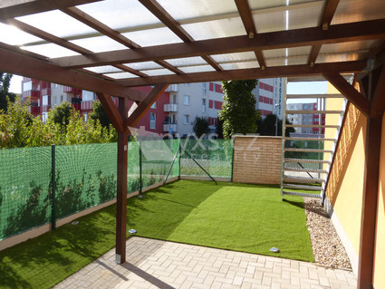 Prodej bytu 2+kk/B, zahrada 61 m2, novostavba,  Praha 9 Kyje - Fotka 1