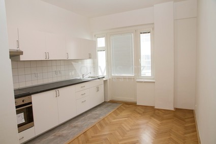 Pronájem bytu 2+kk s balkonem, 52 m2, ul. Londýnská, Praha 2. - Fotka 3