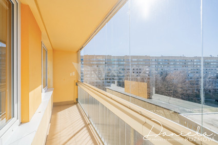 Pronájem bytu 2+kk, 45m2 s lodžií a komorou v blízkosti metra linky ''C'' - Prosek - Fotka 3