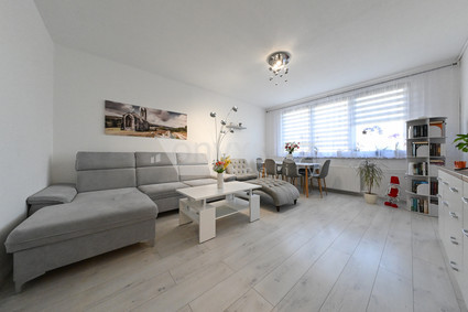 Prodej bytu 3+1 68 m2, Kysucká, Český Těšín - Fotka 1