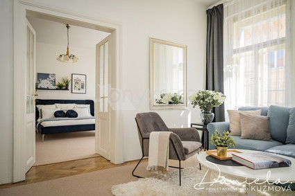 Prodej krásného a světlého bytu s duší v srdci Prahy. 2+1, 71m2, družstevní vlastnictví. - Fotka 1