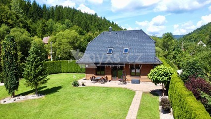 Prodej rodinného domu 143 m2, pozemek 832 m2, Halenkov - Fotka 1