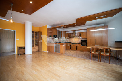 Pronájem bytu 3+kk, 88 m2 s balkonem, ul. Trnkovo náměstí, Praha 5 - Hlubočepy - Fotka 2