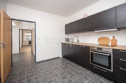 Pronájem bytu 2+1, 64 m2 s lodžií, ul. U Smaltovny, Praha - Holešovice - Fotka 4