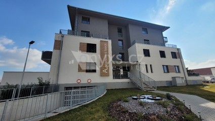 Pronájem parkovacího místa ul. Želetická Praha 5 - Fotka 1