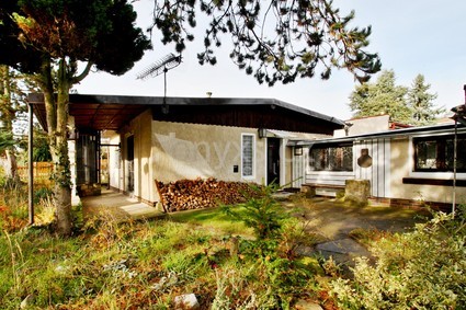 Pronájem zděné chaty s dispozicí 2+1 se zahradou  1043 m2, Praha - východ, Šestajovice - Fotka 1