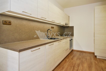 Pronájem bytu 3+kk/lodžie, výměra 71 m2, 2 patro/8, OV, panelový dům, ulice Jažlovická, Praha 4 - Fotka 1