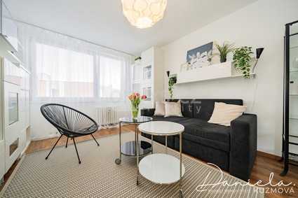Domov, kde se budete cítit opravdu dobře. Světlý byt 3+kk s lodžií v 7. patře | Praha 9 – Černý Most - Fotka 1