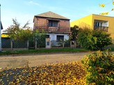 Prodej rodinného domu v původní zástavbě starých Čakovic na pozemku 483m2 i jako výhodná investice.