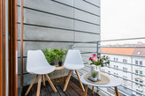 Exkluzivní nabídka plně vybaveného loftového bytu 2kk s balkónem v blízkosti metra Palmovka
