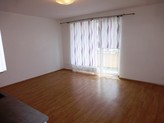 Pronájem bytu 1+kk s parkováním a balkonem Hostivice - Chýně