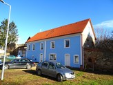 Prodej domu se čtyřmi apartmány, s garáží, a to na pozemku 250 m2, Dřínov - Drchkov, okr. Slaný