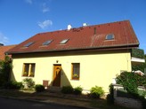 Prodej hezkého a upraveného rodinného domu s užitnou plochou 200m2,na pozemku 420m2,Slaný,okr Kladno