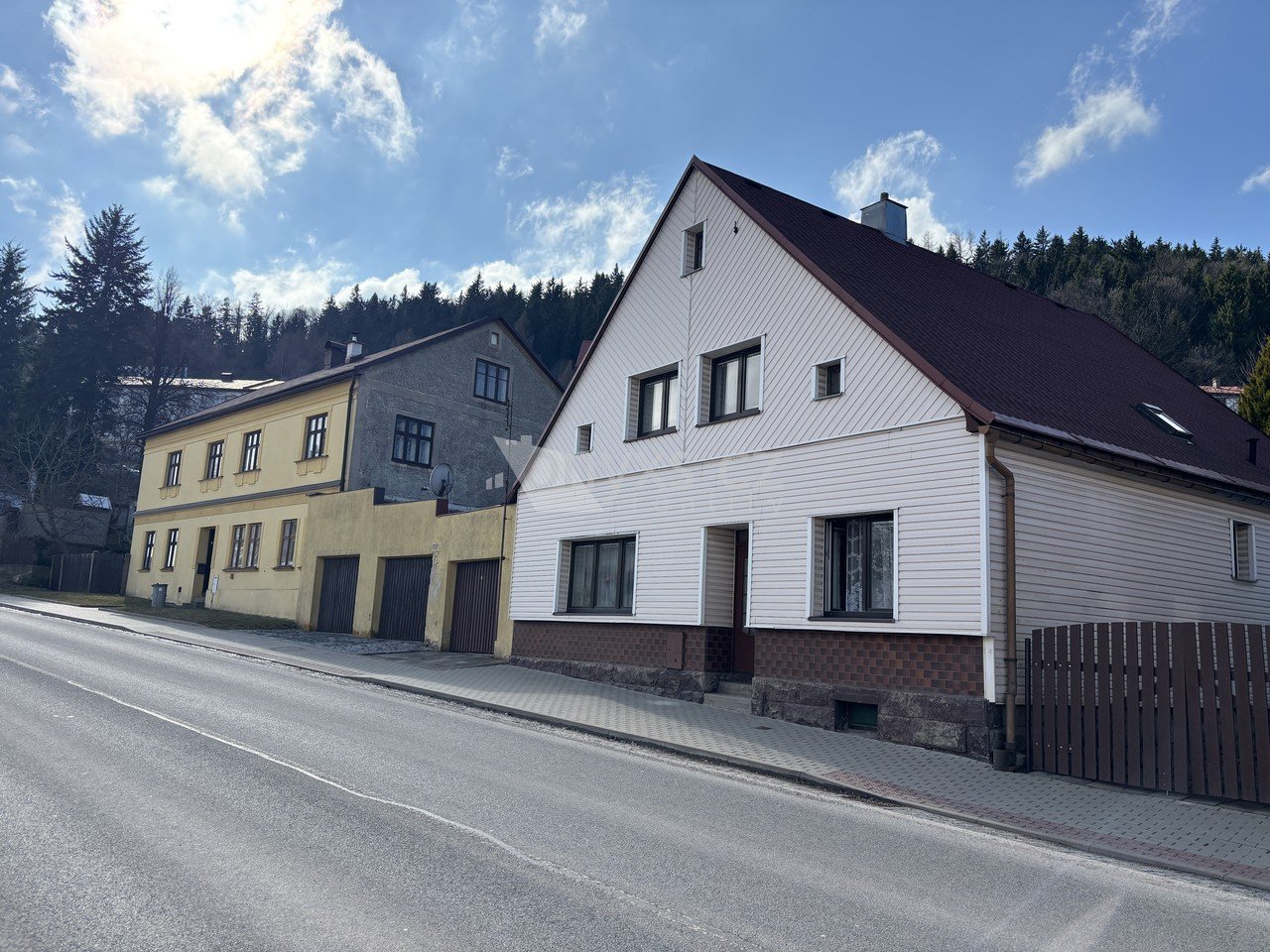 tn_zoom_filename_77113