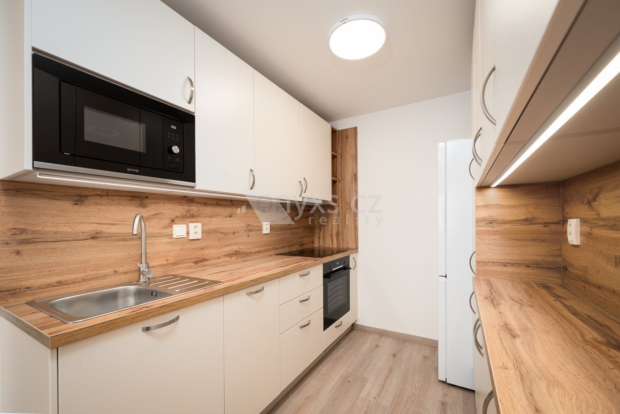 tn_zoom_filename_77687