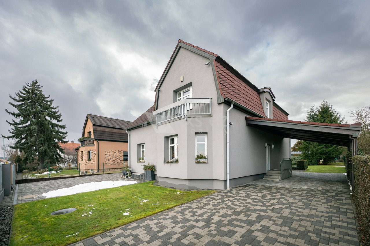 tn_zoom_filename_76538